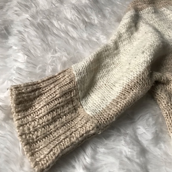 3 for 20$ // Striped Beige Cardigan Knit - Picture 4 of 5